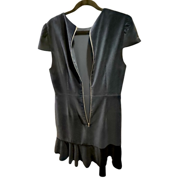 Alice + Olivia Elegant Navy velvet ruffle Dress size 12 - Picture 5 of 12